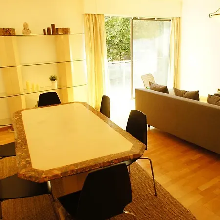 Modern Near The Bridge Apartment Lisbon