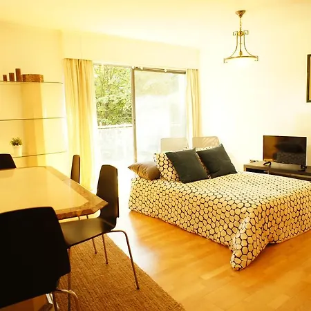 Appartement Modern Near The Bridge